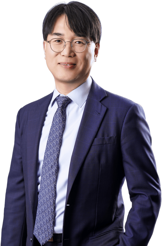 3.배종혁 대표변호사 허리.png